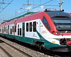 Furto di rame sulla linea ferroviaria: treni cancellati e disagi per i passeggeri