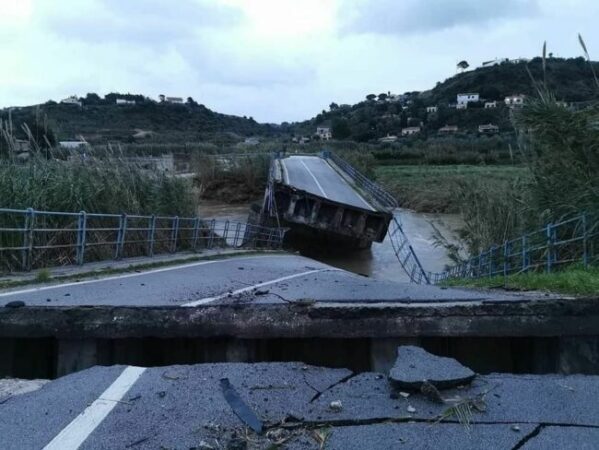 crolla ponte san bartolomeo