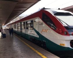 Tragedia lungo la linea Adriatica: donna muore travolta da un treno